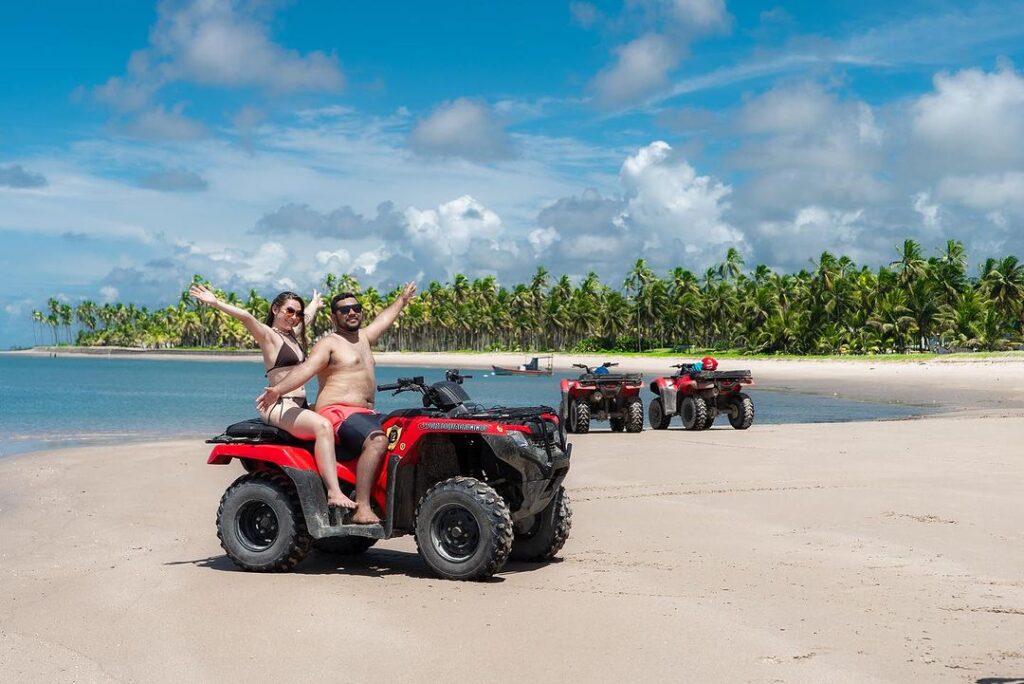 3 quadriciclos na praia de porto de galinhas