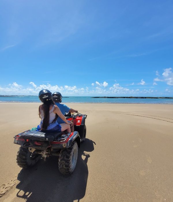 casal no quadriciclo